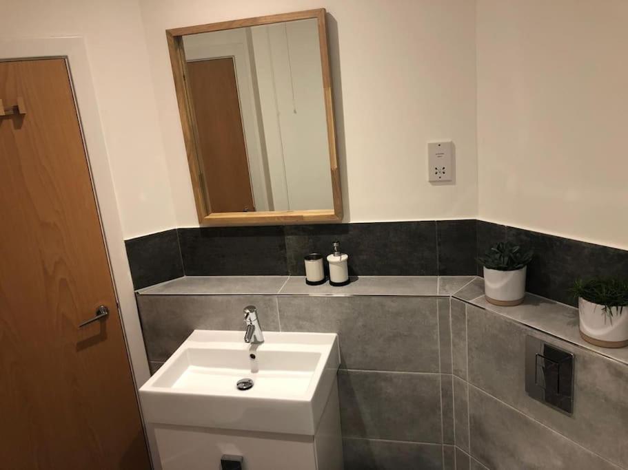 Stunning Apartment In Leeds- Financial District Leeds  Zewnętrze zdjęcie